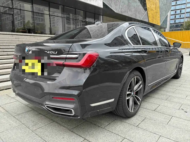 BMW 7 Series — Фото автомобиля 3