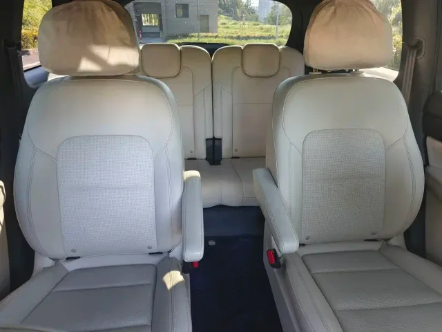 Li Auto ONE — Фото автомобиля 7