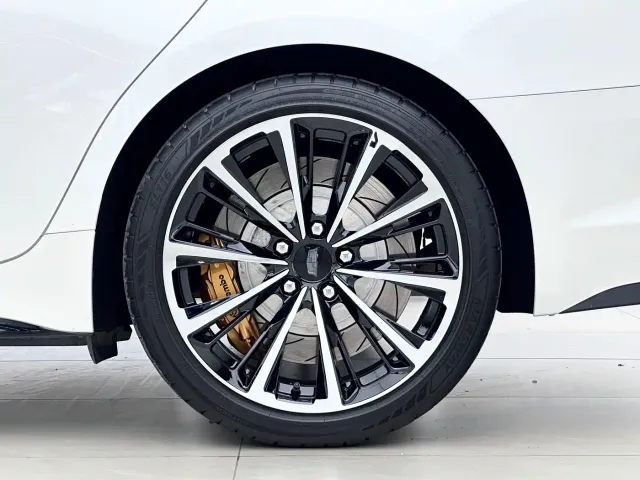 Cadillac CT5 — Фото автомобиля 14