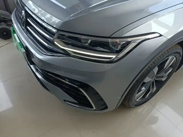 Volkswagen Tiguan L — Фото автомобиля 23