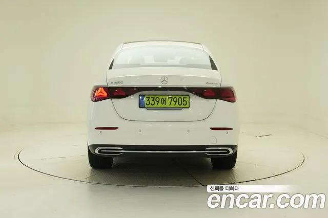 Mercedes-Benz E-Class — Фото автомобиля 4