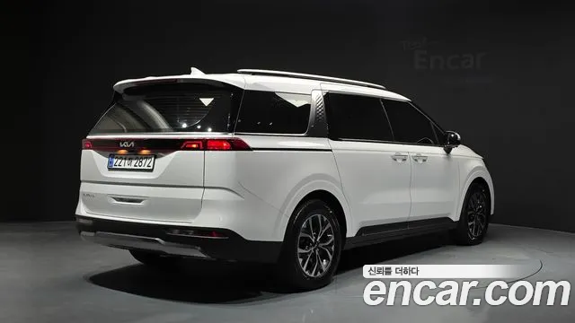 Kia Carnival — Фото автомобиля 2