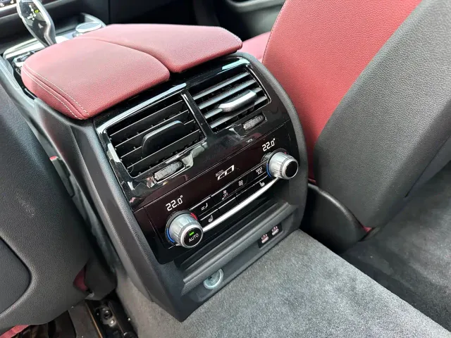BMW 5 Series — Фото автомобиля 10