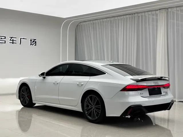 Audi A7 — Фото автомобиля 16