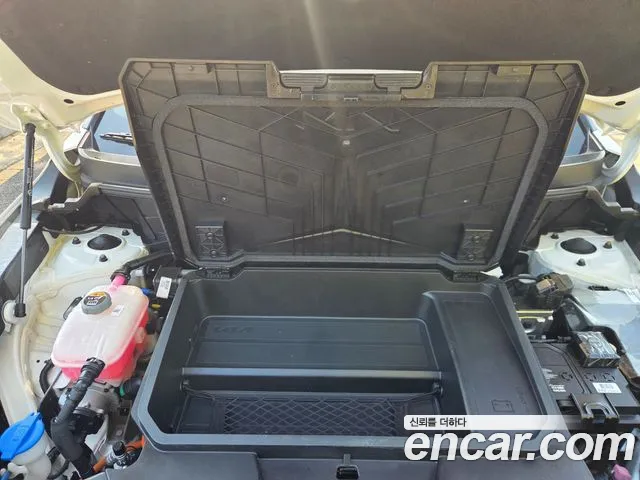 Kia Niro — Фото автомобиля 10