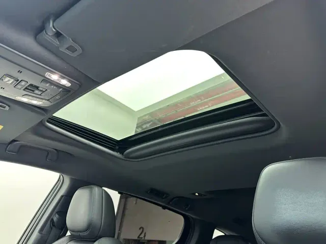 Toyota Sienna — Фото автомобиля 13