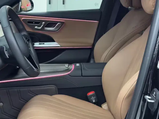 Mercedes-Benz E-Class — Фото автомобиля 4