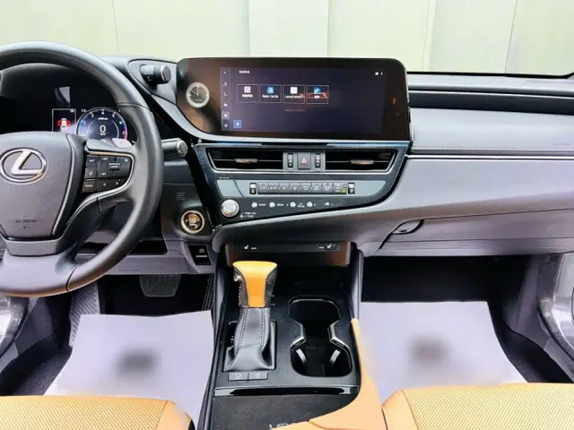 Lexus ES — Фото автомобиля 12