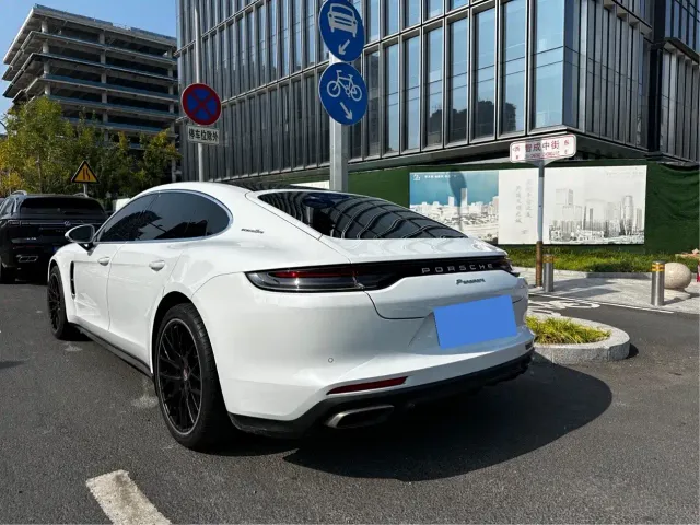 Porsche Panamera — Фото автомобиля 5