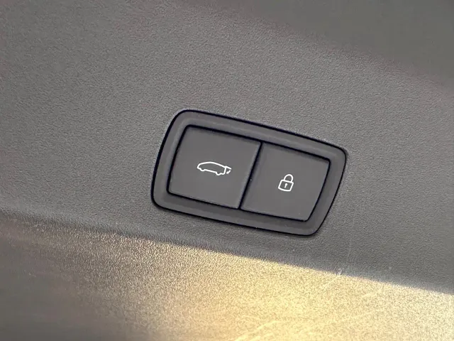 Li Auto MEGA — Фото автомобиля 30