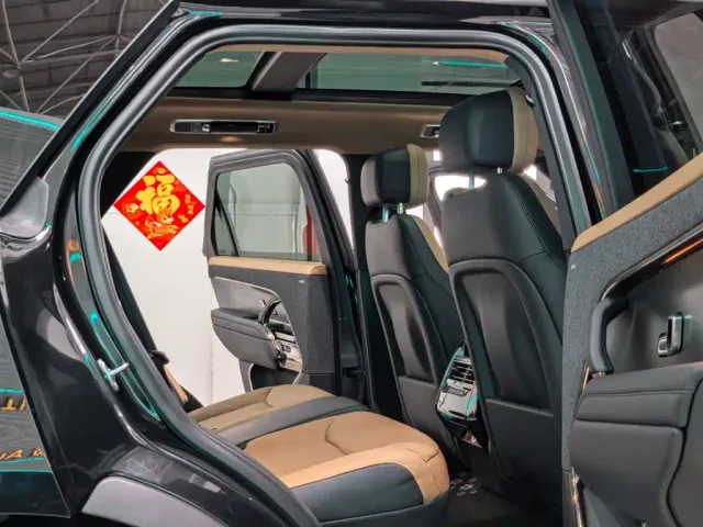 Land Rover Range Rover Sport — Фото автомобиля 7