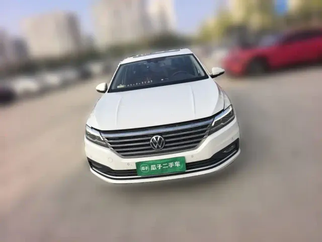 Volkswagen Lavida — Фото автомобиля 2