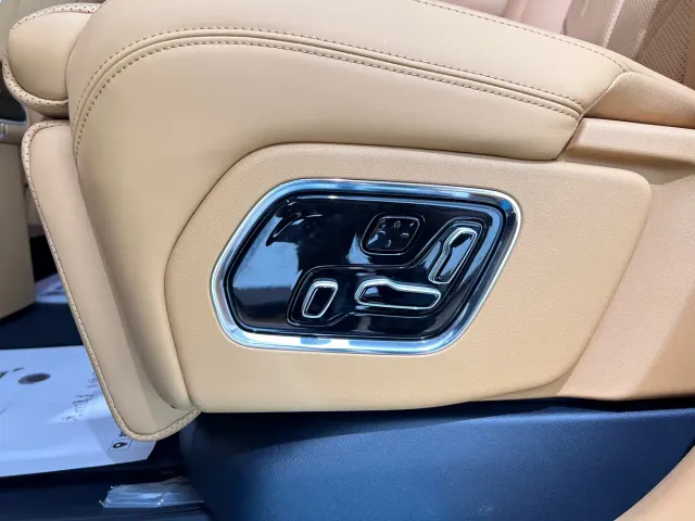 ZEEKR Zeekr 9X 2025 model Ultra Edition 70kWh — Фото автомобиля 17