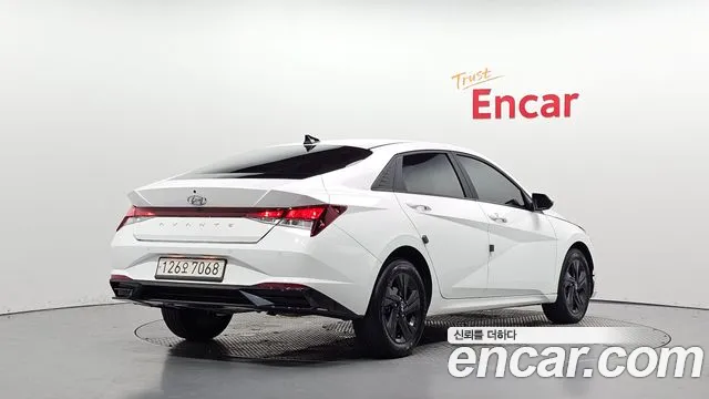 Hyundai Avante CN7 — Фото автомобиля 2