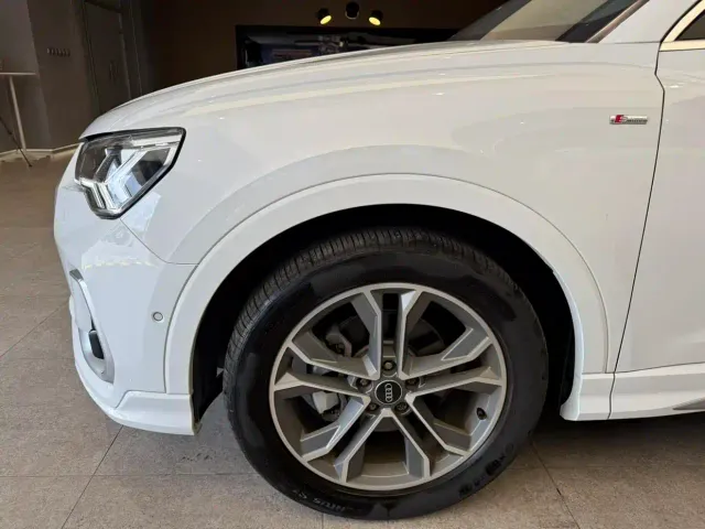 Audi Q3 — Фото автомобиля 4