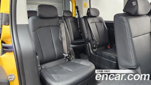 Hyundai Staria — Фото автомобиля 12