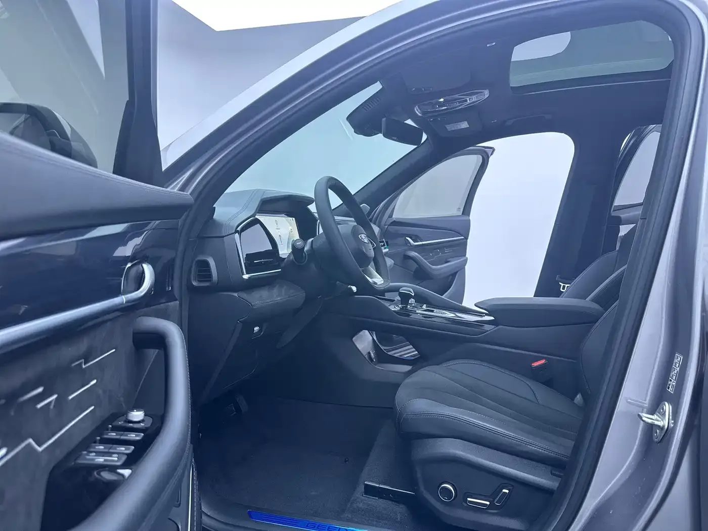 Geely Xingyue L 2024 Model 2.0TD High-Power Automatic 2WD Skyline Edition — Фото автомобиля 13