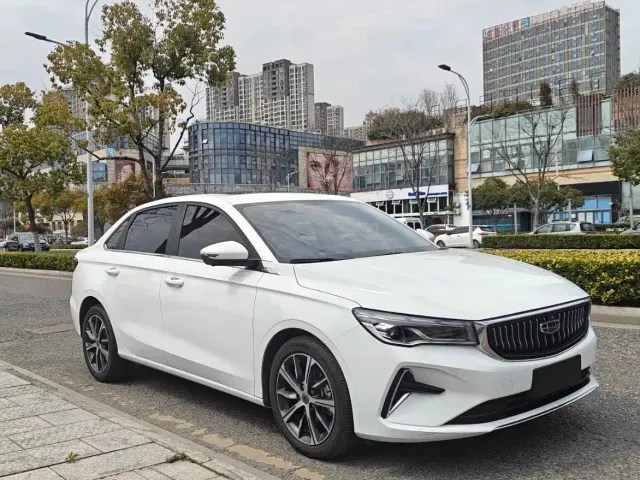 Geely Emgrand — Фото автомобиля 3