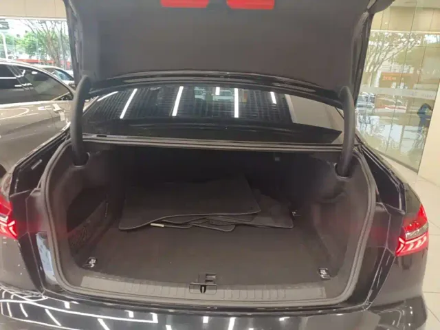 Audi A6L — Фото автомобиля 18