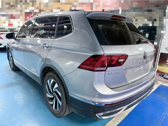 Volkswagen Tiguan L — Фото автомобиля 20