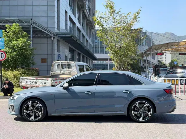 Audi A4L — Фото автомобиля 13