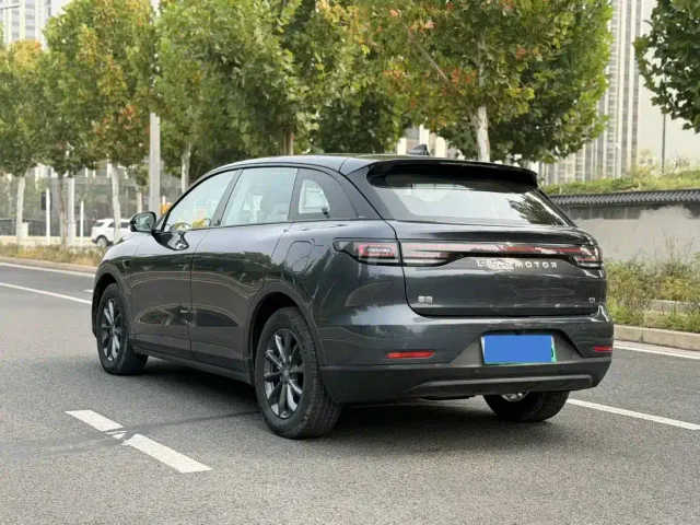Leapmotor C11 — Фото автомобиля 9