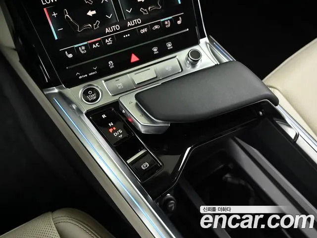 Audi Q8 e-tron — Фото автомобиля 3