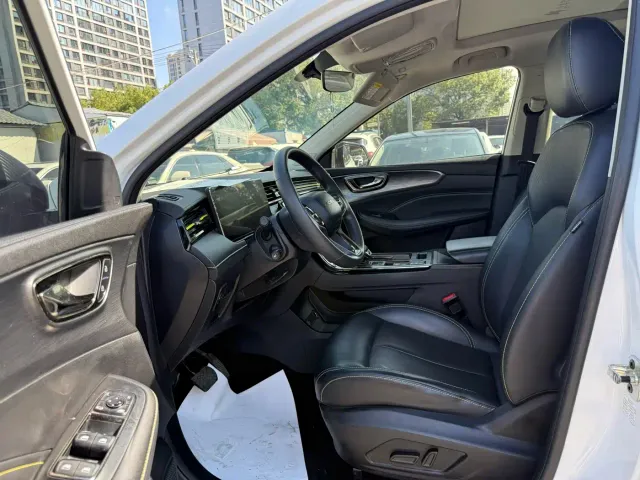 Roewe RX5 — Фото автомобиля 4
