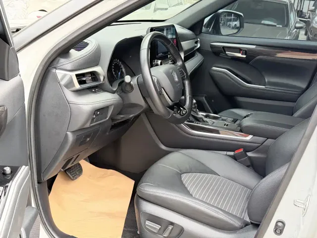 Toyota Crown Kluger — Фото автомобиля 7