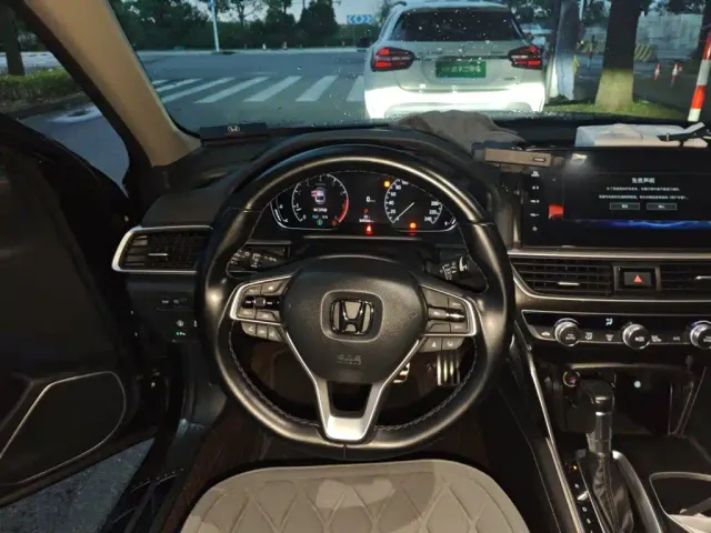 Honda Accord — Фото автомобиля 11
