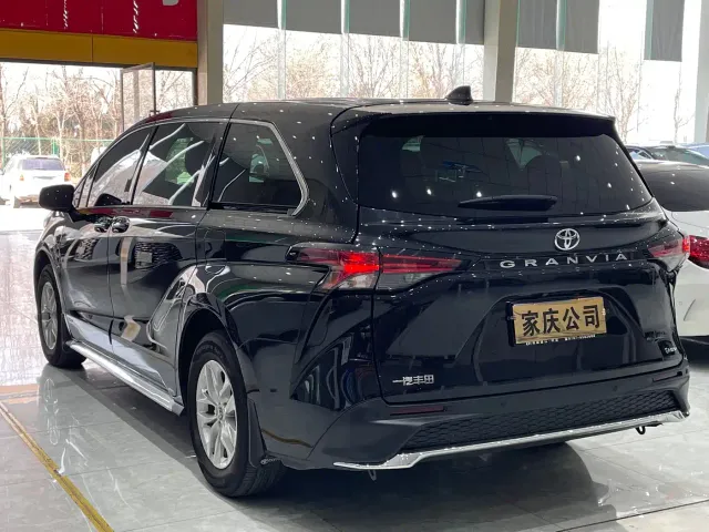 Toyota Granvia — Фото автомобиля 9