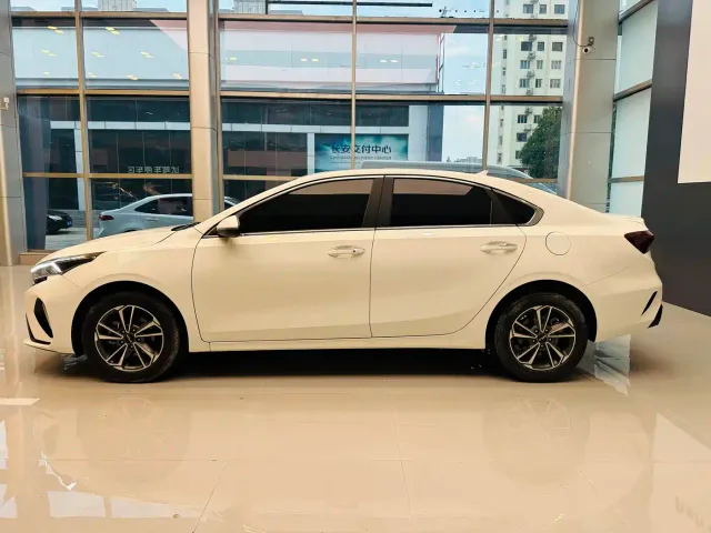 Kia K3 — Фото автомобиля 4
