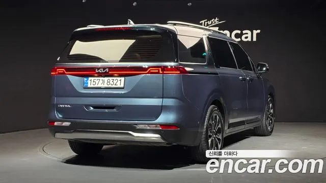 Kia Carnival Generation 4 — Фото автомобиля 2