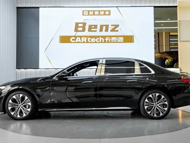 Mercedes-Benz E-Class — Фото автомобиля 3