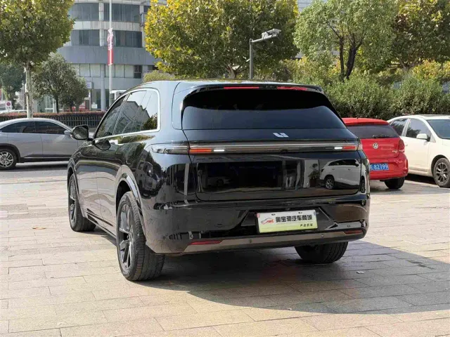Li Auto L7 — Фото автомобиля 9