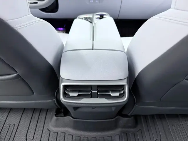 Arcfox Alpha T5 — Фото автомобиля 11