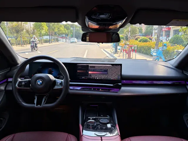 BMW 5 Series — Фото автомобиля 19