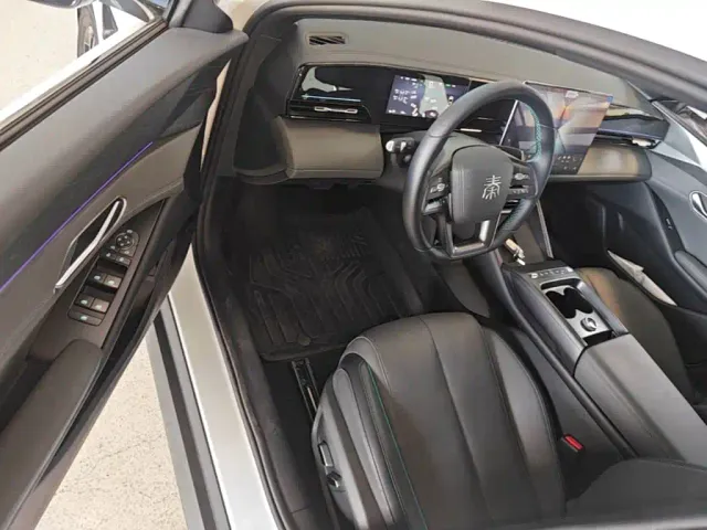 BYD Qin L — Фото автомобиля 15