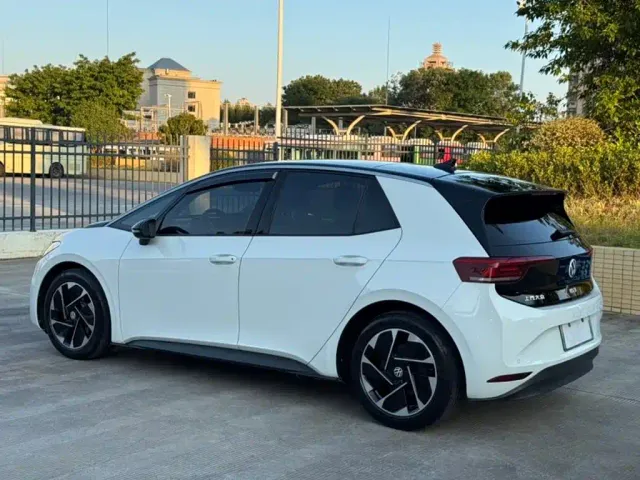 Volkswagen ID.3 — Фото автомобиля 13