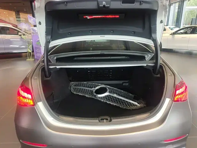 Mercedes-Benz C-Class — Фото автомобиля 18