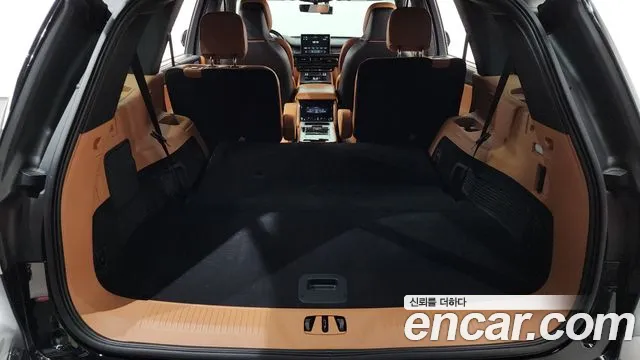 Lincoln Aviator — Фото автомобиля 24