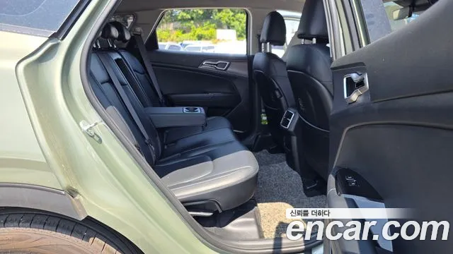 Kia Sportage Sportage 5-е поколение Бензин 1.6 турбо 2WD — Фото автомобиля 12
