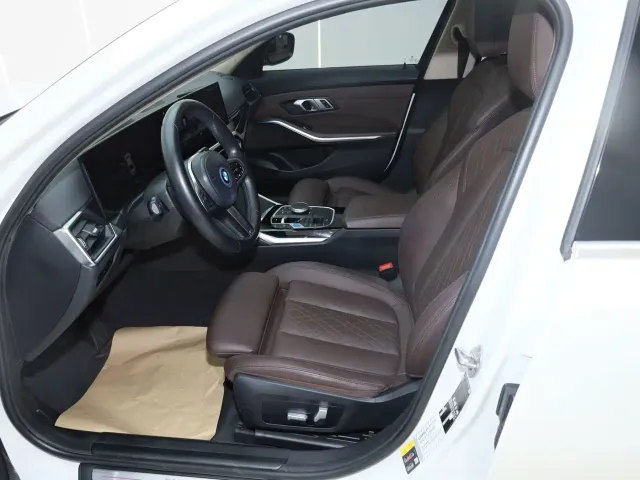 BMW i3 — Фото автомобиля 10