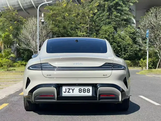 Xiaomi SU7 — Фото автомобиля 5