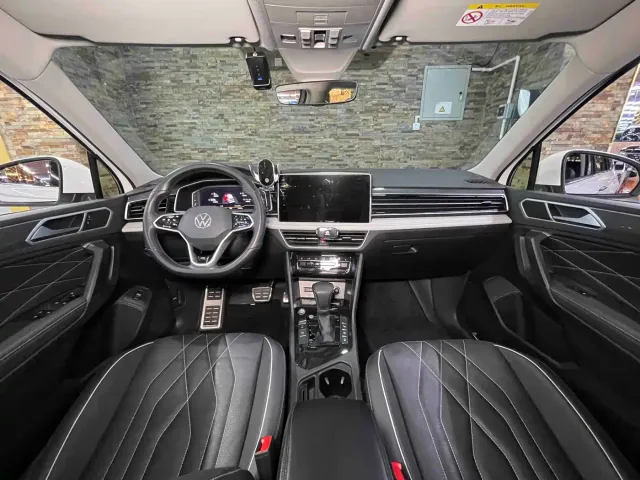 Volkswagen Tiguan L — Фото автомобиля 15
