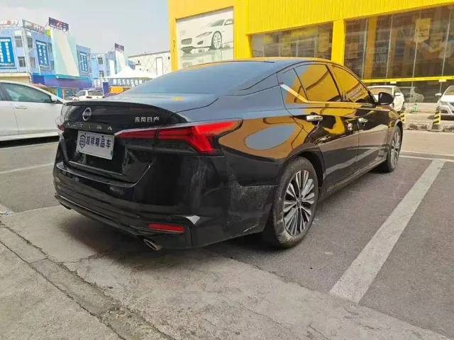 Nissan Teana — Фото автомобиля 4