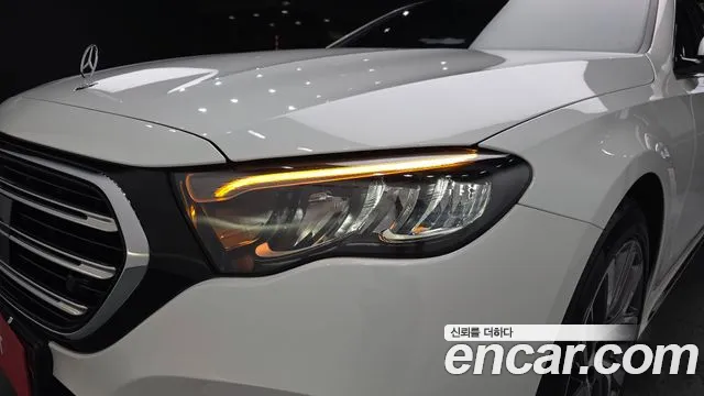 Mercedes-Benz E-Class — Фото автомобиля 19