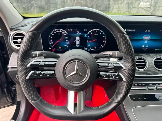 Mercedes-Benz E-Class — Фото автомобиля 13