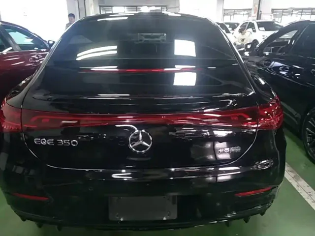 Mercedes-Benz EQE — Фото автомобиля 5