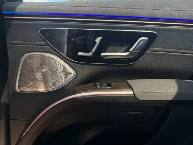 Mercedes-Benz EQS SUV — Фото автомобиля 14